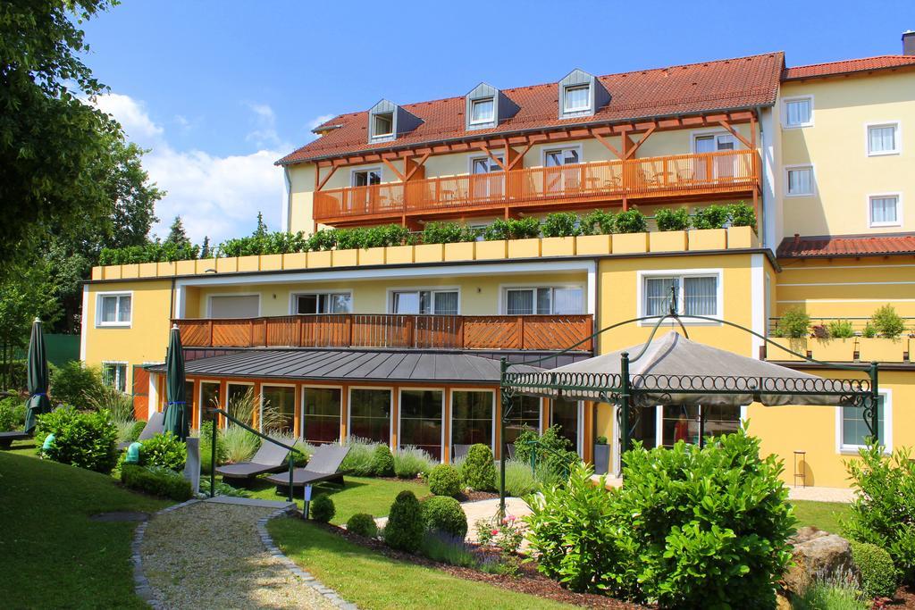 Garden & Spa Hotel Das Goetzfried Regensburg Exterior photo